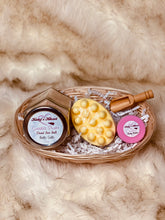 Load image into Gallery viewer, $25 Queen Set *Please Read Description For Details* - Kaay's Kloset