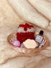 Load image into Gallery viewer, $25 Queen Set *Please Read Description For Details* - Kaay's Kloset