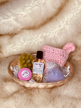 Load image into Gallery viewer, $30 Queen Set *Please Read Description For Details* - Kaay's Kloset