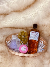 Load image into Gallery viewer, $30 Queen Set *Please Read Description For Details* - Kaay's Kloset