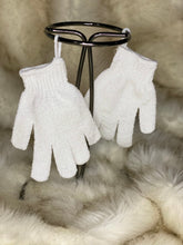 Load image into Gallery viewer, Exfoliating Gloves - Kaay's Kloset