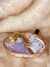 Load image into Gallery viewer, $30 Queen Set *Please Read Description For Details* - Kaay's Kloset