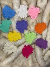 Load image into Gallery viewer, Exfoliating Gloves - Kaay's Kloset