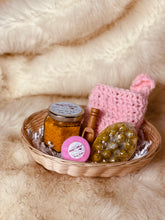 Load image into Gallery viewer, $30 Queen Set *Please Read Description For Details* - Kaay's Kloset